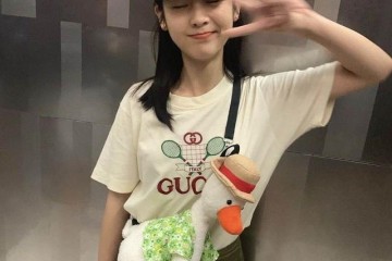 少女邢菲美出新高度新鲜的春装穿搭散发出香甜初恋风