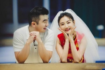 何雯娜婚纱照曝光后冷艳所有人世上绝无仅有